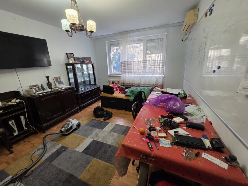 Liviu Rebreanu intersectie 1 Decembrie 1918, langa Auchan Titan, Poarta 4