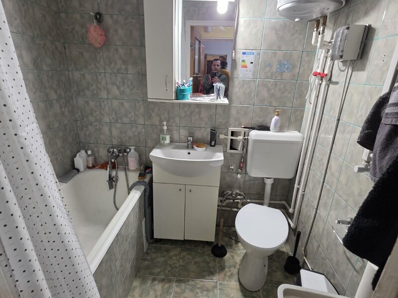 Liviu Rebreanu intersectie 1 Decembrie 1918, langa Auchan Titan, Poarta 4