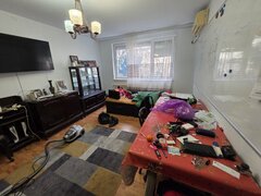 Liviu Rebreanu intersectie 1 Decembrie 1918, langa Auchan Titan, Poarta 4